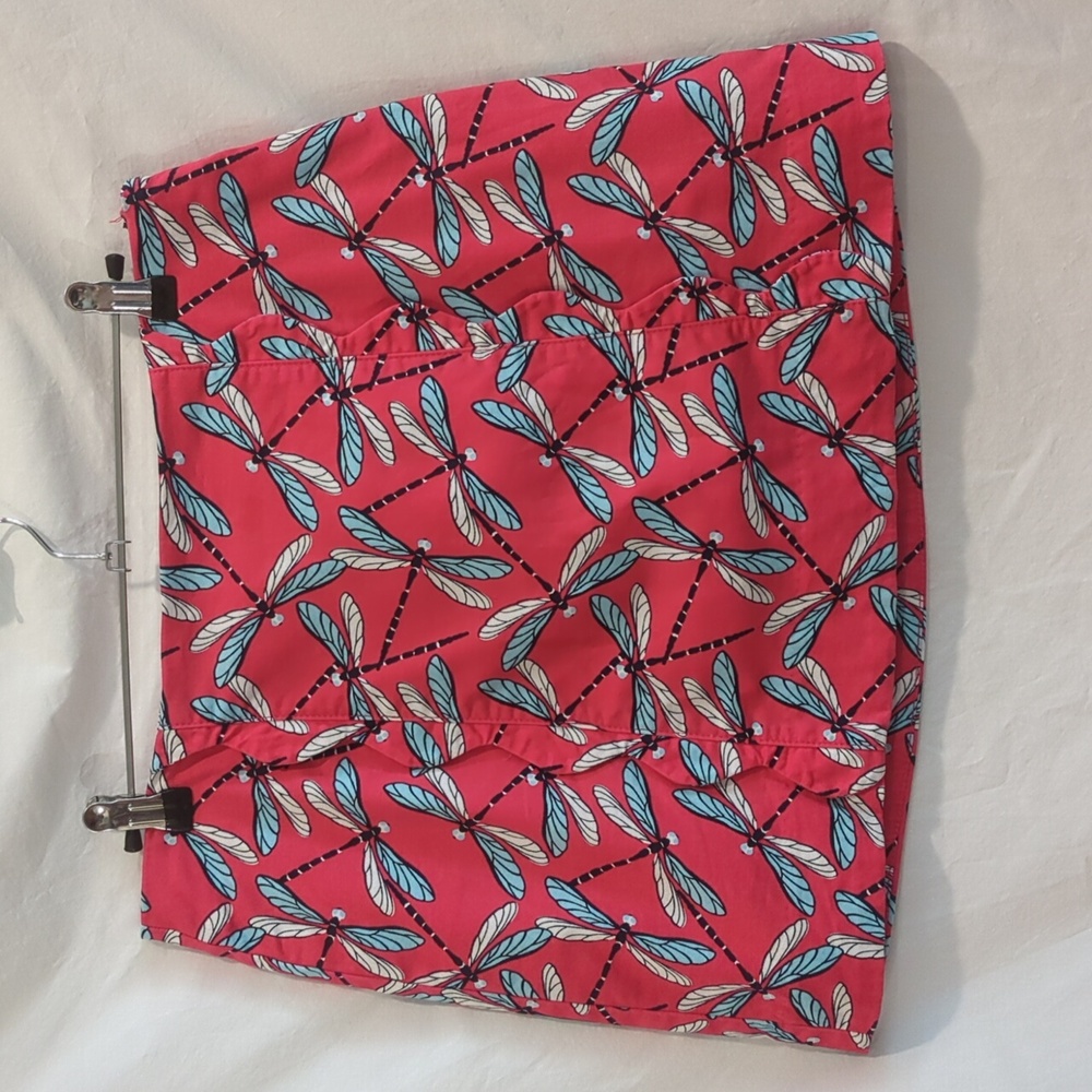 Crown & Ivy | Dragonfly Scallop Trim Front Active Skirt Shorts Cherry Red | 2